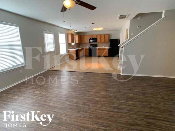 Building Photo - 2026 Cold River Dr