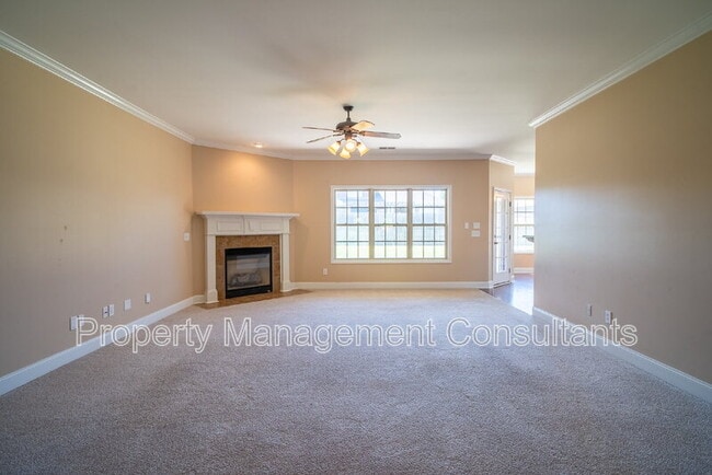 Building Photo - 178 Sarah Jane Dr