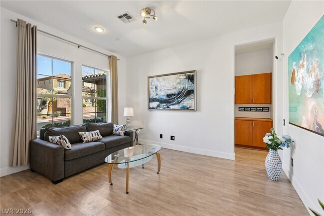 Building Photo - 2341 Martinique Ave