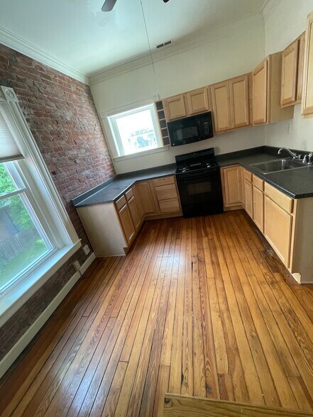 Building Photo - 705 Rubel Ave