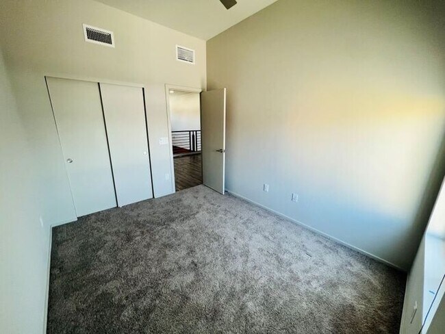 Building Photo - For Rent