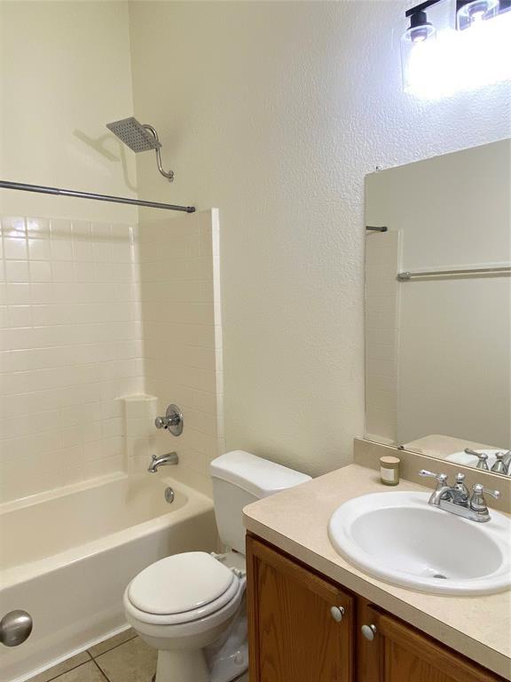 Building Photo - 5634 Park Village Dr