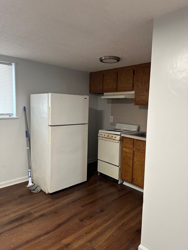 Interior Photo - 2600 South Beech UNIT K