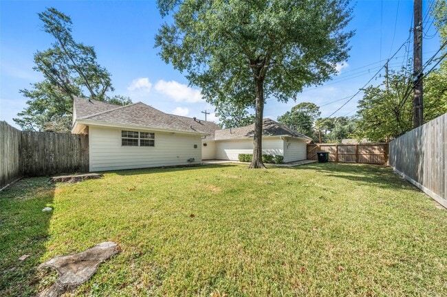 Building Photo - 10170 Hanka Dr