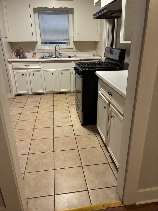 Building Photo - 8921 Ramin Dr