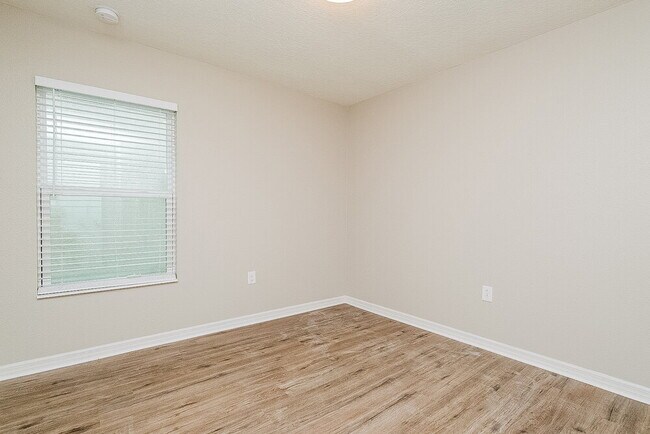 Building Photo - 11520 Southern Creek Dr