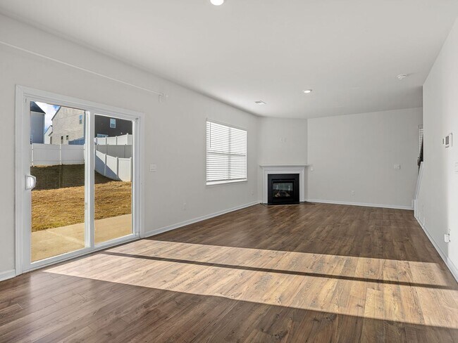 Building Photo - NO APPLICATION FEE IF APPROVED-Spacious 3-Bdrm 2.5 Bath Home in Woodruff/Reidville Area