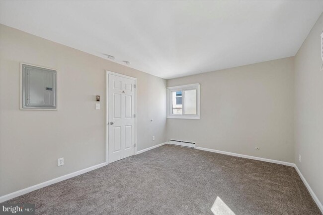 Building Photo - 644 Maryland Ave