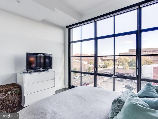 Building Photo - 2030 8th St NW