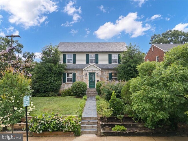 Building Photo - 1500 Augustine Ave