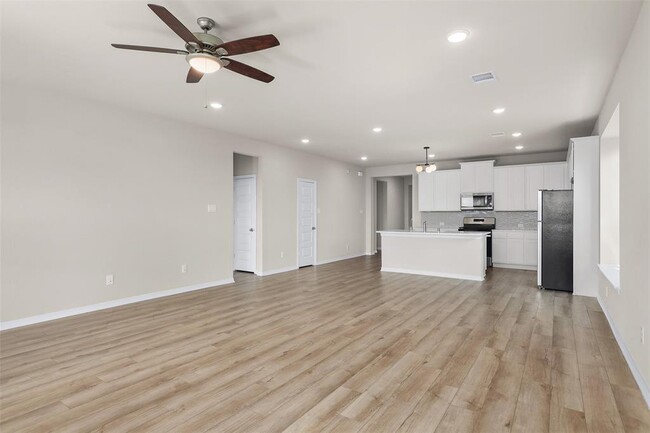 Building Photo - 2410 Table Rock Ct
