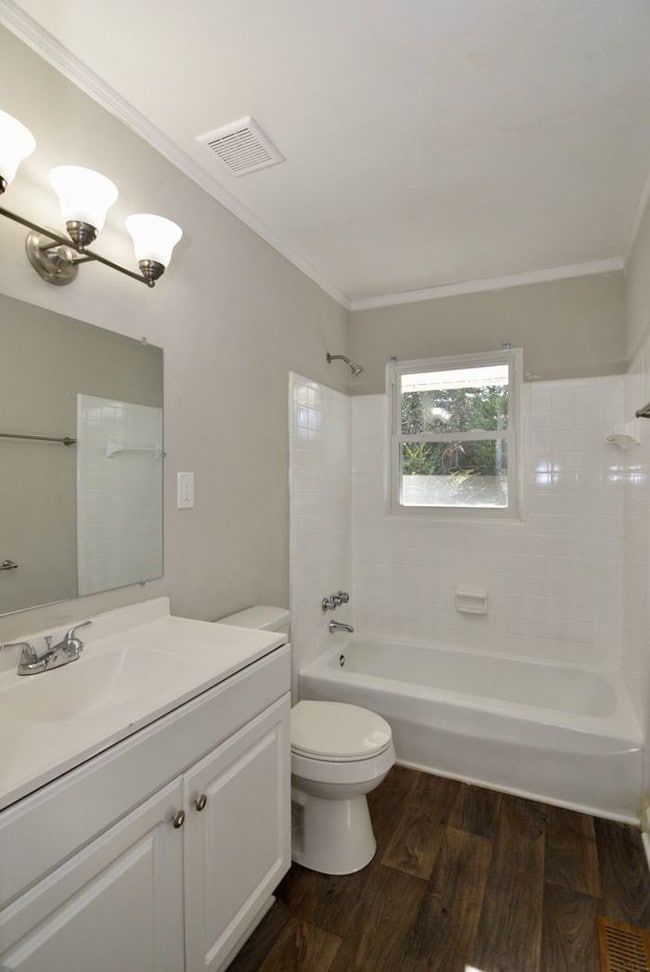 Building Photo - 1602 Apple Valley Dr