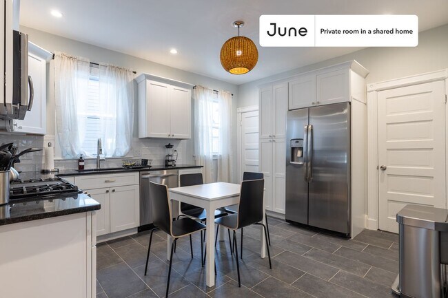 Building Photo - Room in Shared 4 bed/2 bath home in Savin Hill