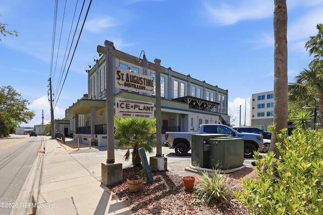 Building Photo - 205 Seaside Vis Ct