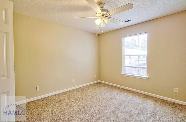 Building Photo - 7 Limestone Ln