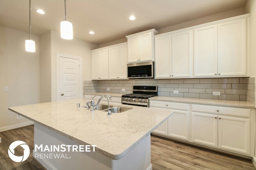 Building Photo - 9813 Falling Fern Ln