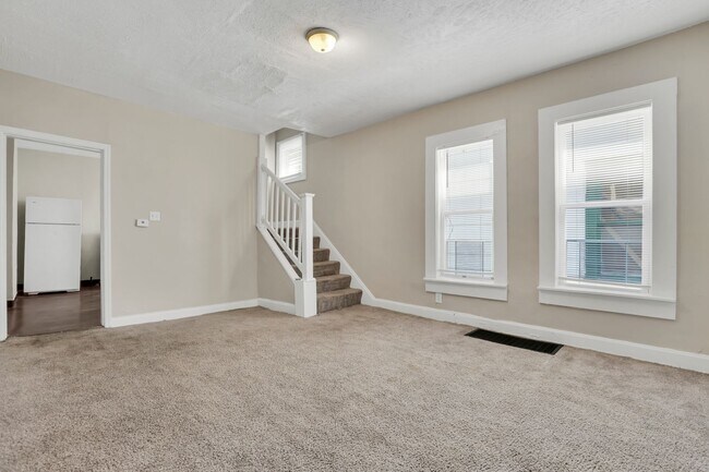 Building Photo - 498-500-500 N Champion Ave