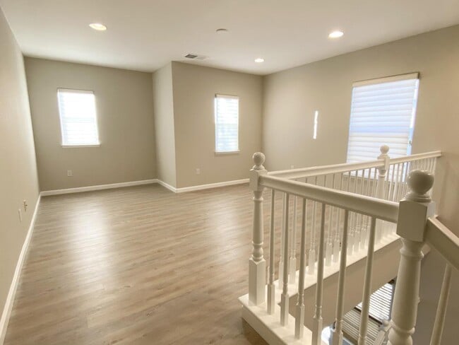 Building Photo - 2774 Gilham Ct