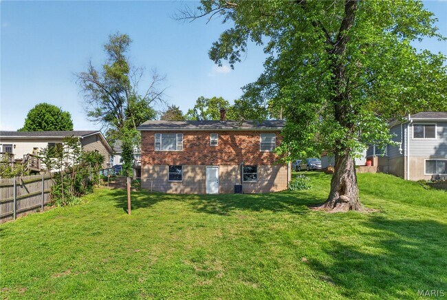 Building Photo - 21 Fern Ridge Ave