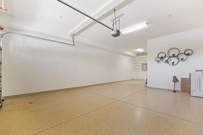 Building Photo - Exceptional Remodeled & Professionally Fur...