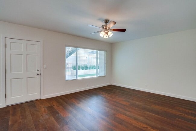 Building Photo - 920 Enterprise Ave