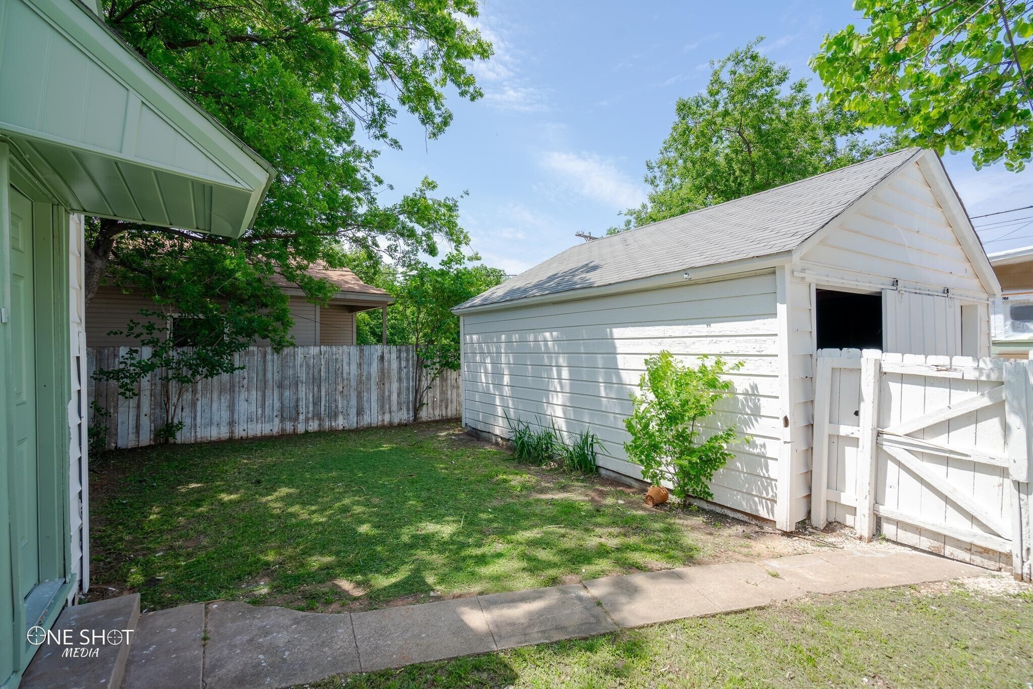 Building Photo - 1102 Poplar St