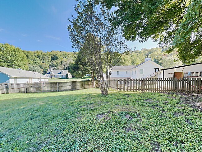 Building Photo - 3705 Stoneridge Drive