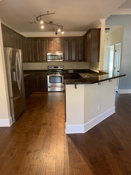 Building Photo - 421 Stanfield Dr