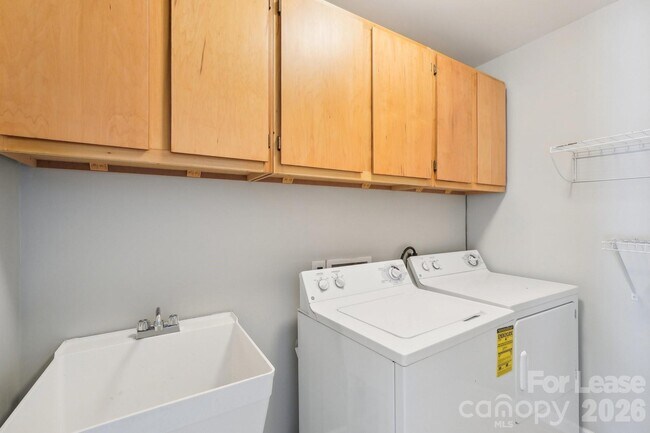 Building Photo - 14417 Laurel Tree Ln