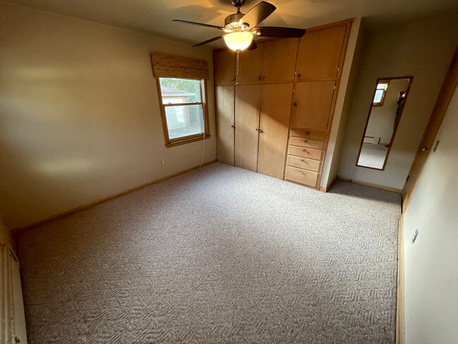 Building Photo - 664 Sprague St