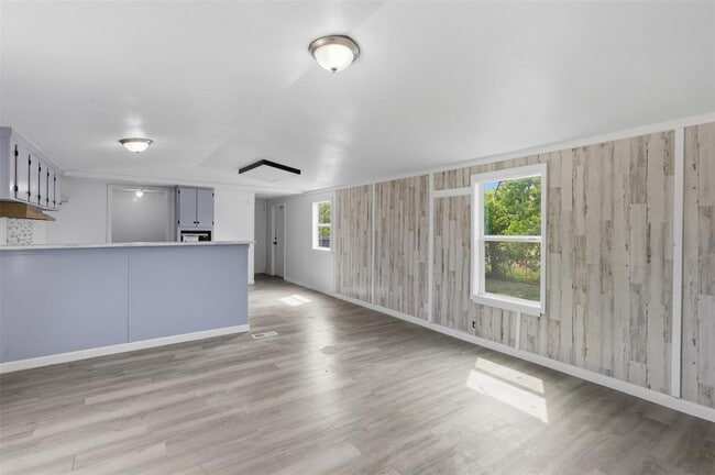 Building Photo - 376 Rae Ln