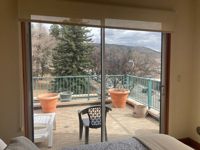 Building Photo - 1201 Main Ave