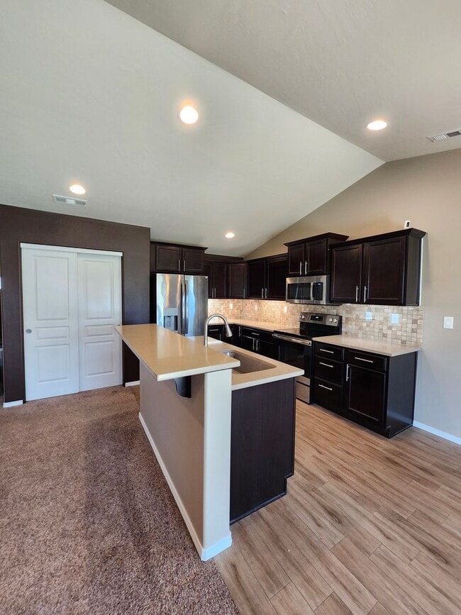 Building Photo - Beautiful One Level in the Reserve At Clea...