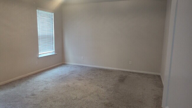 Building Photo - Gorgeous Home in Pooler