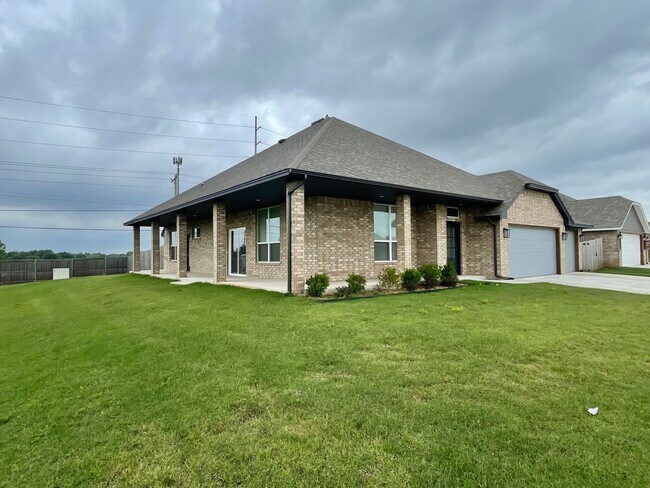 Building Photo - 604 Smt Pt Ln