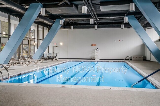 Building Photo - 3800 Powell Ln