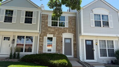Building Photo - Fully Remodeled 2 Bedroom Townhome in Sout...