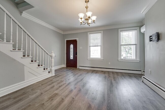 Building Photo - 214 Olean Ave