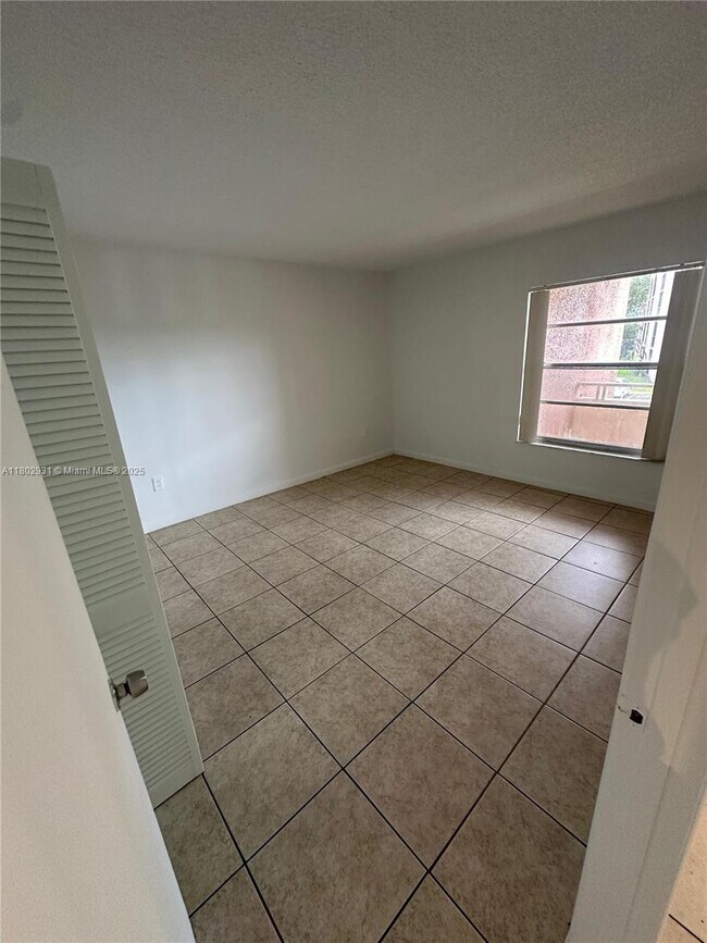 Building Photo - 17500 NW 68th Ave