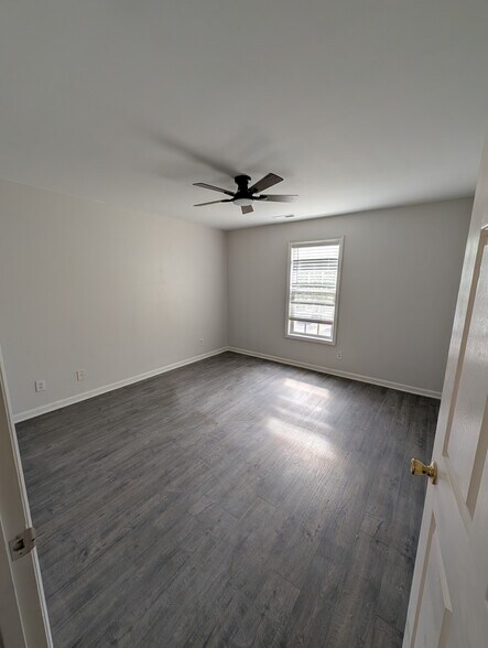Second Bedroom - 5004 Hunters Trail