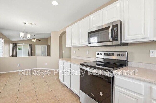 Building Photo - 21069 N Jocelyn Ln