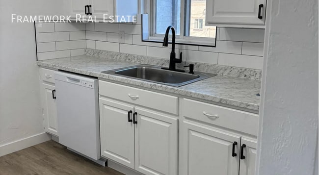 Building Photo - 1524 Wabash St