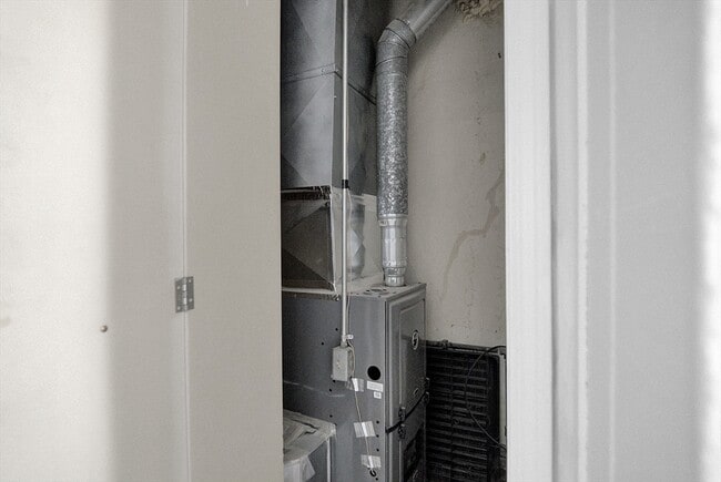 Building Photo - 1397 Worcester St