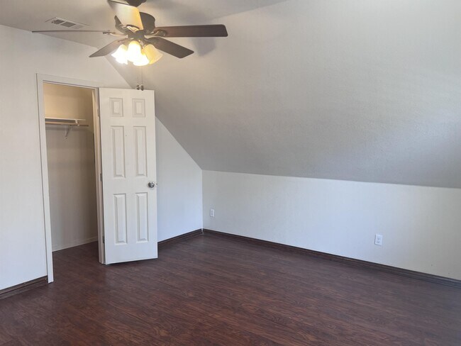 Building Photo - 5429 Prince Dr
