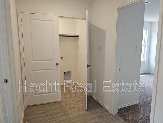 Building Photo - 1658 Lilyturf Rd