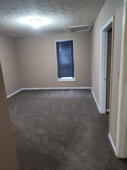 Building Photo - 1369 Catalpa St