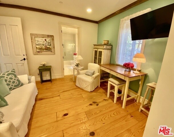 Building Photo - 707 Palisades Beach Rd