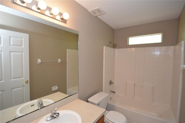 Building Photo - 33 Rosepetal Ln