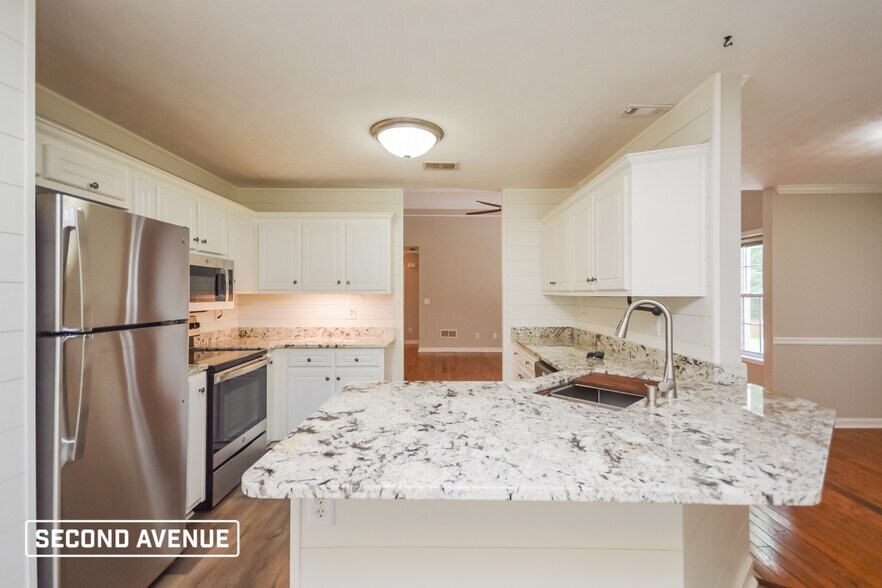 Building Photo - 125 Flowers Dr