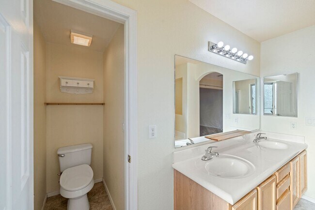 Building Photo - 4 Bedroom Home In Award Winning Vail Schoo...